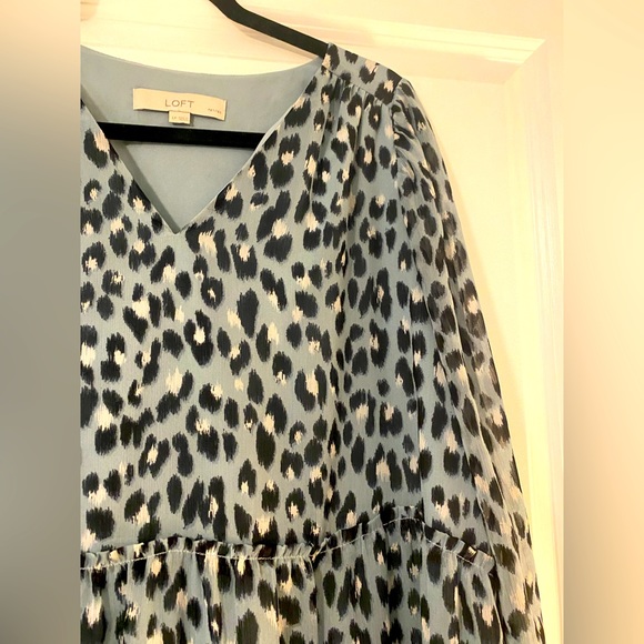 LOFT DRESS - Picture 3 of 4